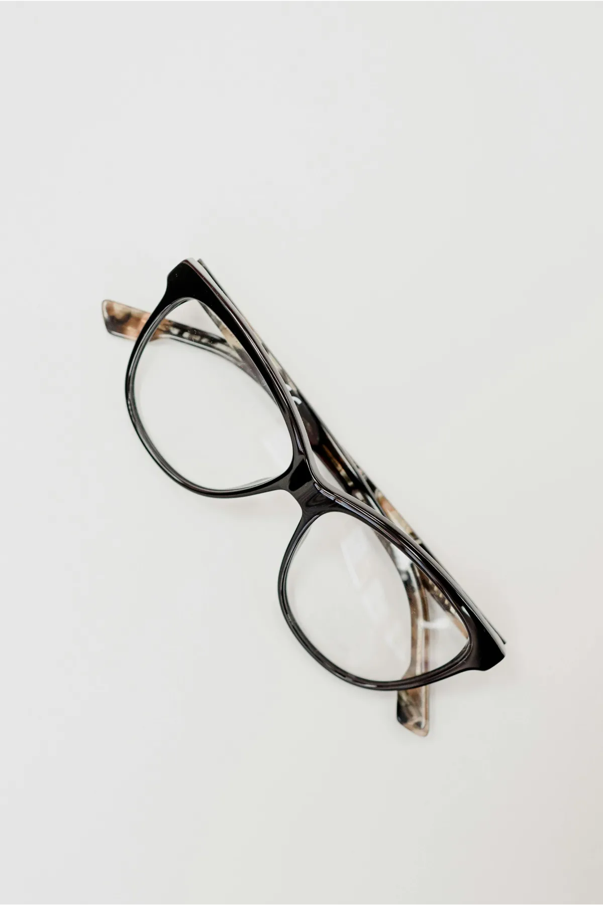 https://eyeservices.gr/wp-content/uploads/2025/05/eyeservices-glasses.webp